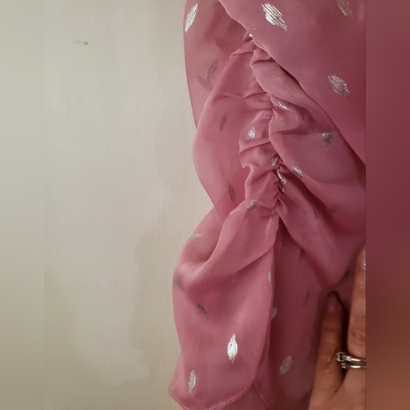 Sweet and ruffly pink blouse - Picture 7 of 8